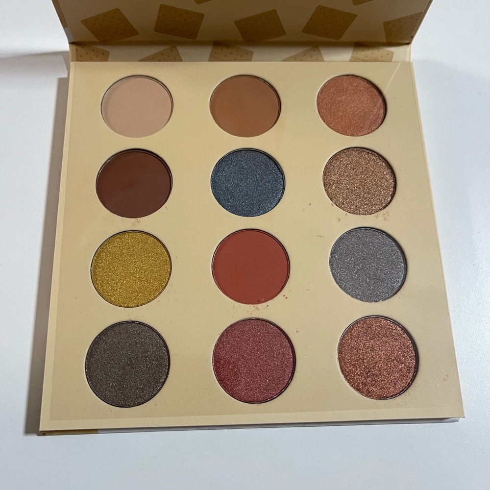 Do it for the Graham eyeshadow palette